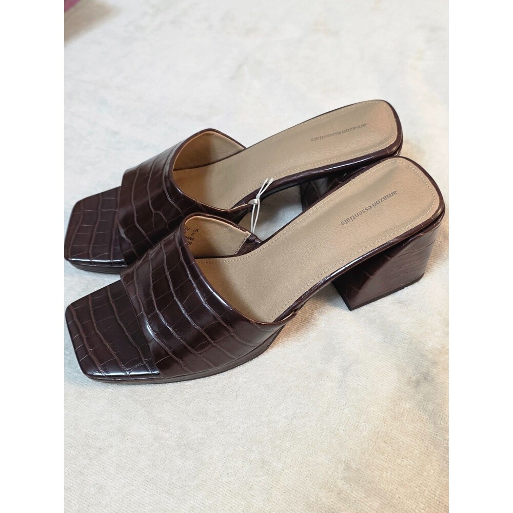 Amazon essentials woman size 10